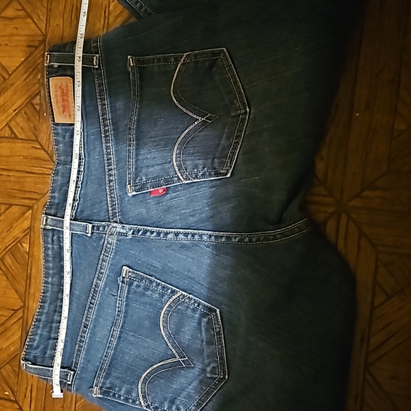 Levi's extra low rise boot cut cropped denims. - Picture 4 of 4